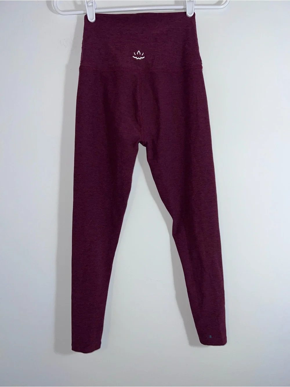 Beyond Yoga Caught In The Midi Legging High-Leggings - Burgundy red color small - Picture 15 of 16